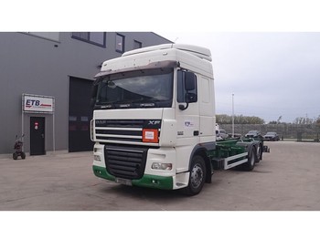 Chasis camión DAF 105 XF 410 Space Cab (6X2 / 8 TIRES / MANUAL GEARBOX / 8 ROUES / BOITE MANUELLE): foto 1