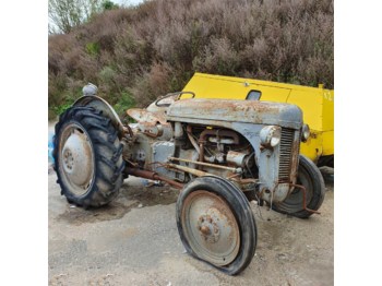 Tractor Massey Ferguson TE20: foto 1