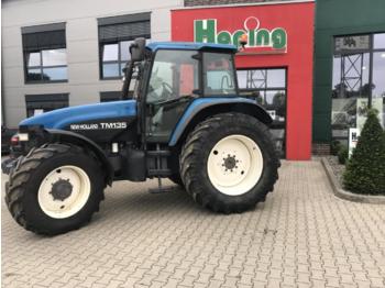 Tractor New Holland tm 135: foto 1