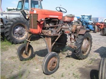 Massey Ferguson 825 - Tractor
