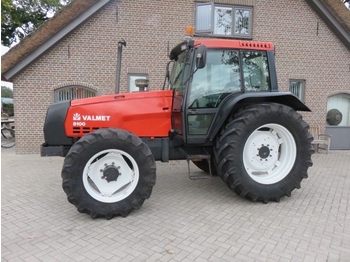 VALMET 8100 - Tractor